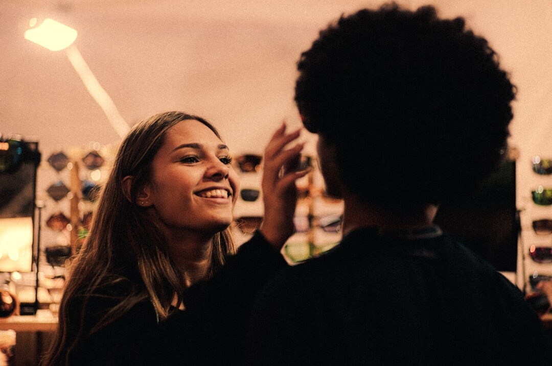 two people talking eye contact